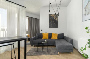 Rodzinne Studio dla 5 osób Poznań Klimatyzacja by Noclegi Renters